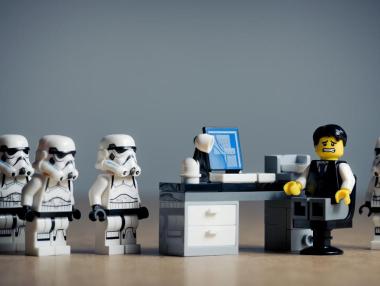Хората си останаха у дома и Lego спечели много от това