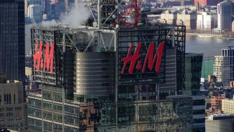 Продажбите на H&M бавно тръгват нагоре