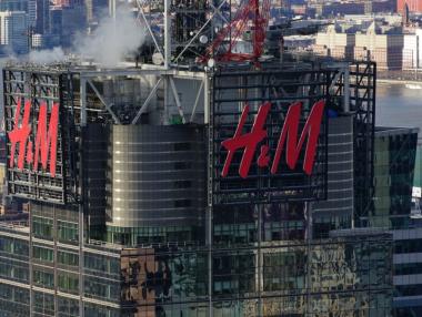 Продажбите на H&M бавно тръгват нагоре