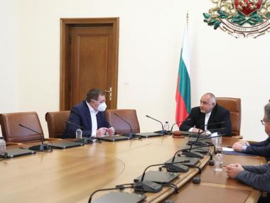 Ангелов: Натискът върху болниците е контролиран