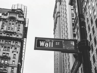 Пазарите с нови рекордни стойности след срещата на Фед