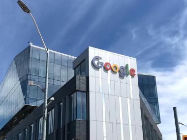 Google ще похарчи милиарди за центрове за данни и офис площи