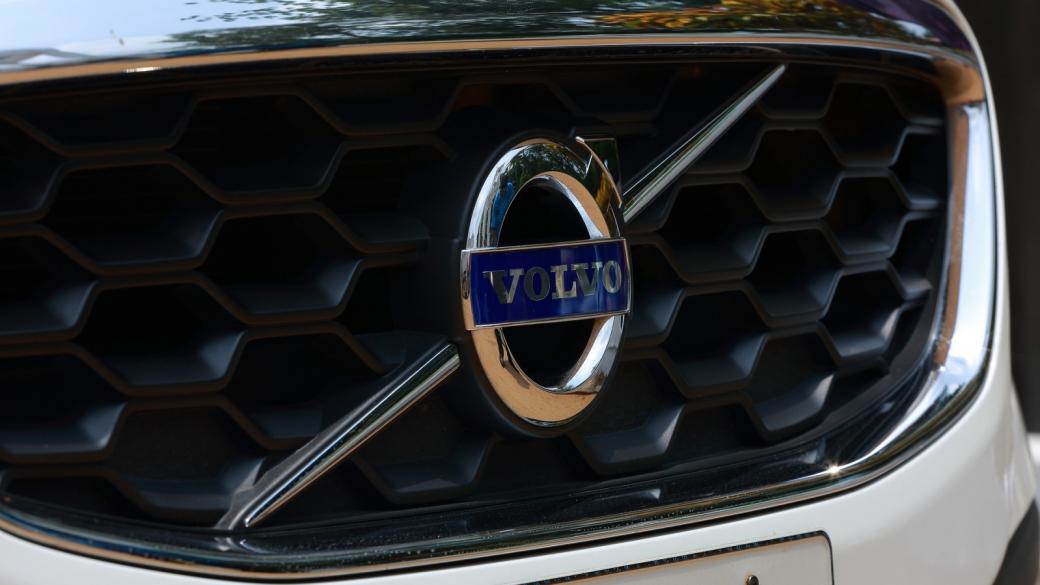 Volvo временно спира производство заради липса на чипове