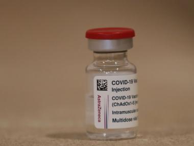 Европа рестартира ваксинирането с AstraZeneca