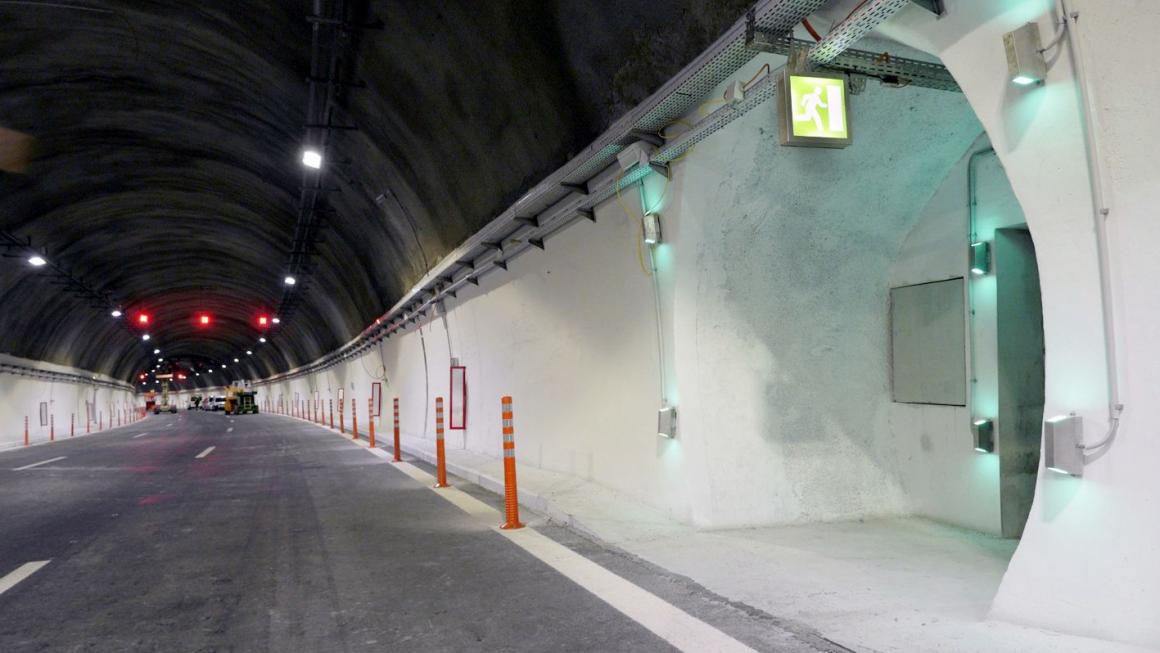 Галерия :: Снимка 5 :: АПИ пуска днес ремонтирания тунел „Витиня“ (галерия)}