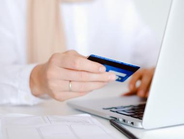 САЩ разследват бизнеса с дебитни карти на Visa