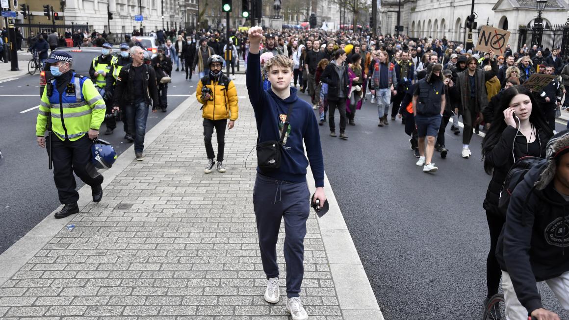 Галерия :: Снимка 2 :: Протестите против коронамерките в Европа в снимки}