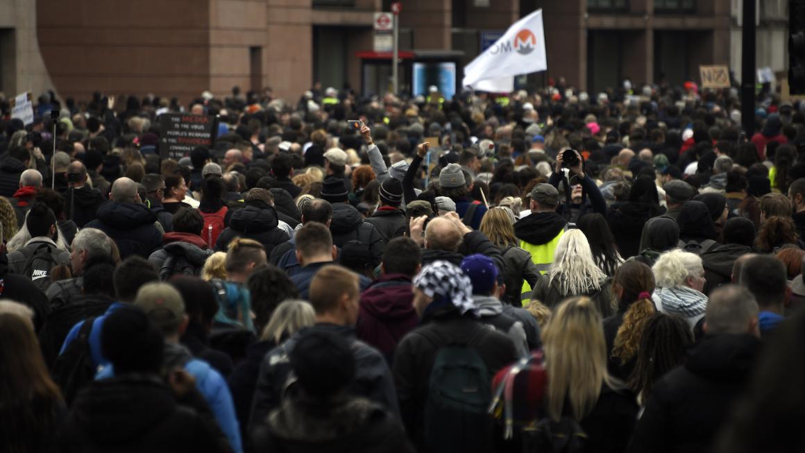 Галерия :: Снимка 3 :: Протестите против коронамерките в Европа в снимки}