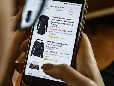 Защо облеклото остава най-сложният сектор в е-търговията?