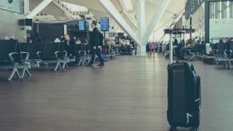 Великобритания ще глобява почиващите в чужбина