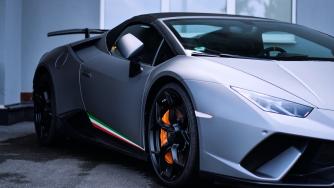 Суперскъпите коли преживяват ренесанс в пандемията