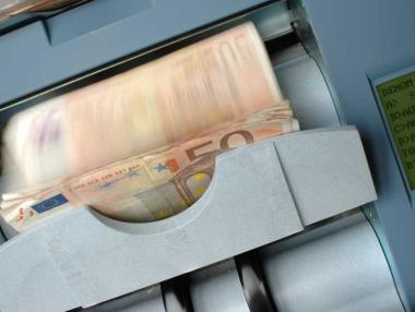 Еврото изпраща най-тежкия си месец от близо 2 години насам