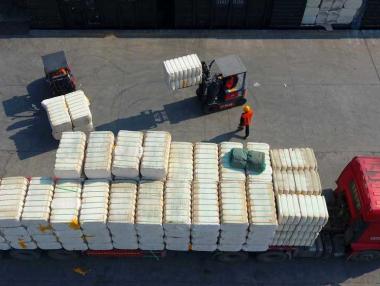 Фабриките в Китай ускориха производството през март