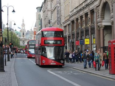 Британската икономика изненада с ръст