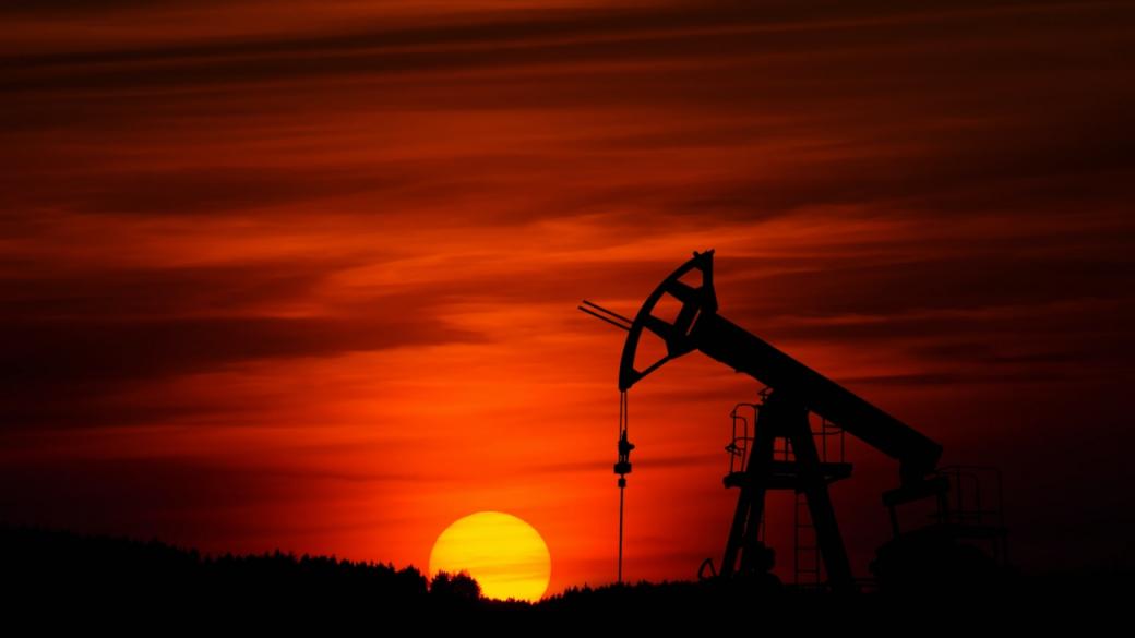 Петролът скочи с над 3% след новините от ОПЕК+