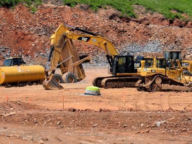 Частният сектор дава високите заплати (данни по общини)