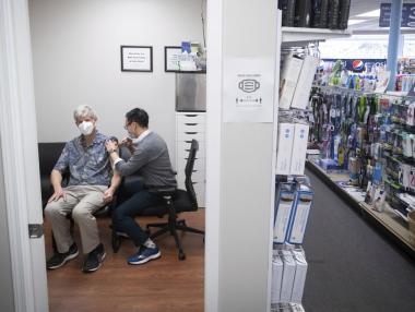 САЩ поставят нови рекорди при ваксинацията