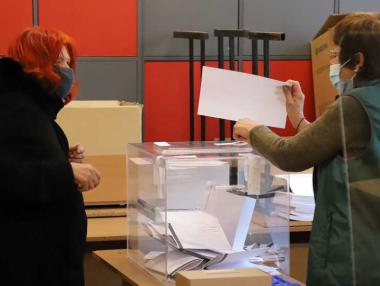 ДПС изпревари „Демократична България“