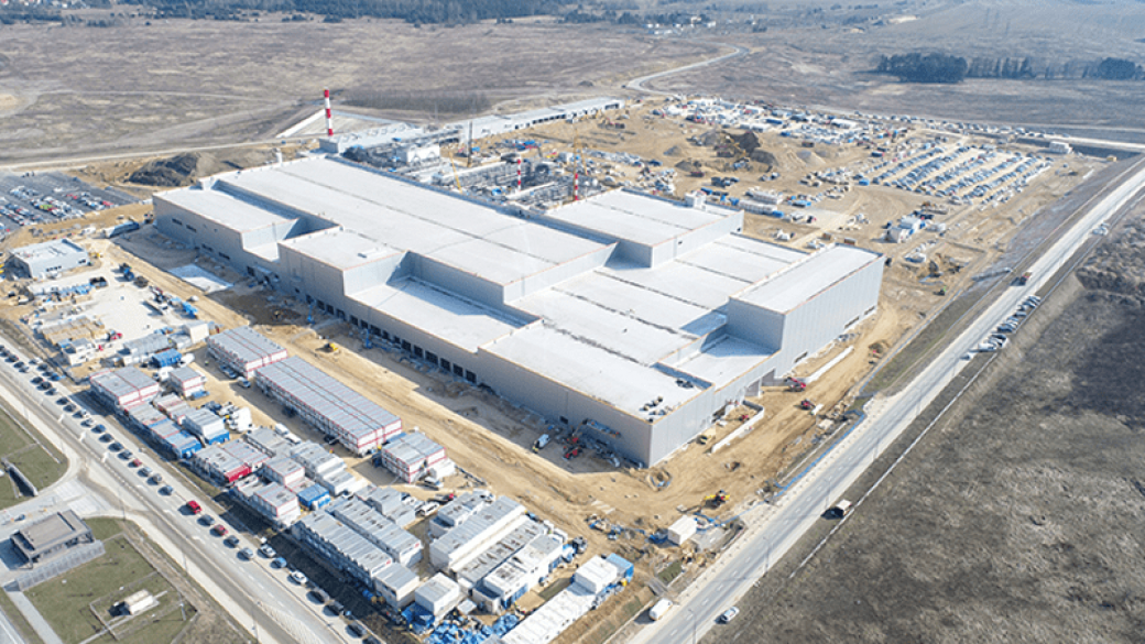 Корейци строят още два завода в Полша