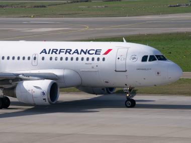 ЕK разреши на Франция да стане най-големият акционер в Air France
