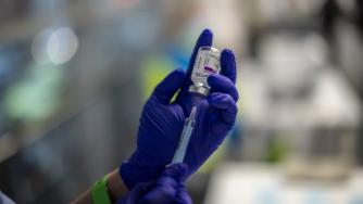 Проблемите на AstraZeneca надвисват и над Johnson & Johnson