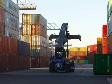 Българският износ се върна към растеж