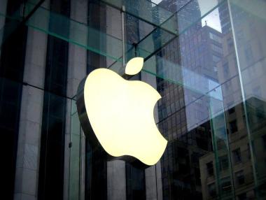 Apple иска компаниите да отчитат произведените емисии