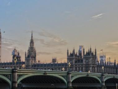 Бюрокрацията около Brexit „гори“ парите на бизнеса