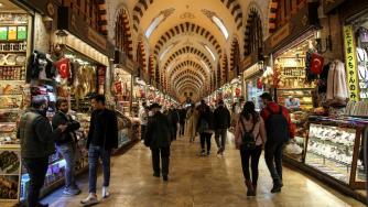 Турция забрани плащането с биткойн и лирата полетя надолу