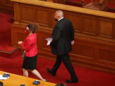 Депутатите гласуваха Борисов да дойде принудително в парламента