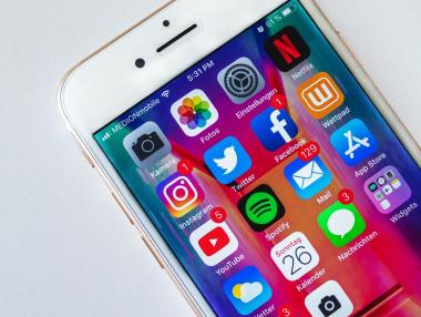 Robinhood и Coinbase са най-популярните приложения в App Store