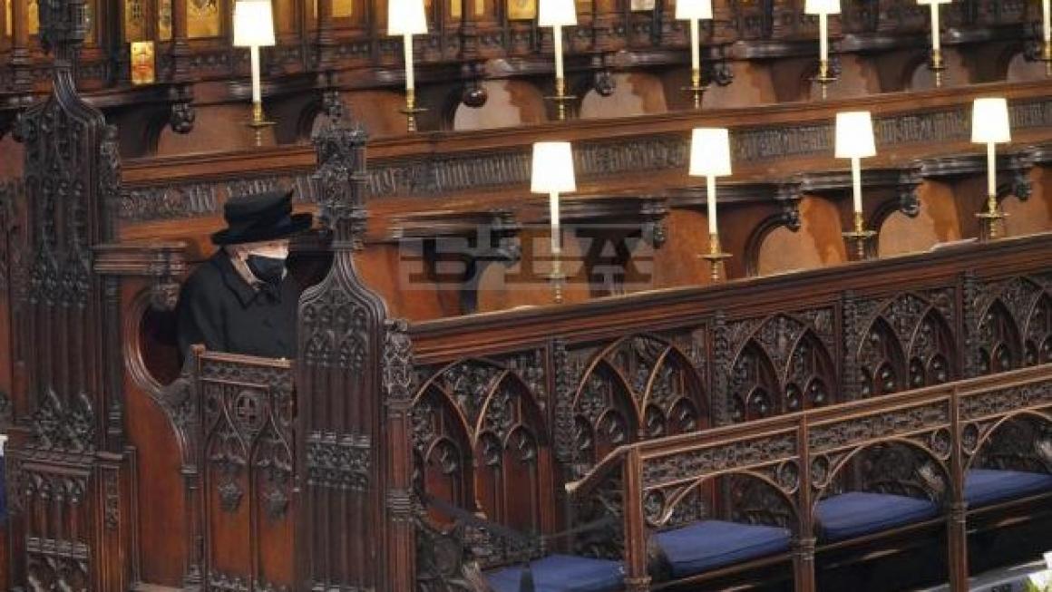 Галерия :: Снимка 4 :: Великобритания и Кралицата се сбогуваха с принц Филип (галерия)}