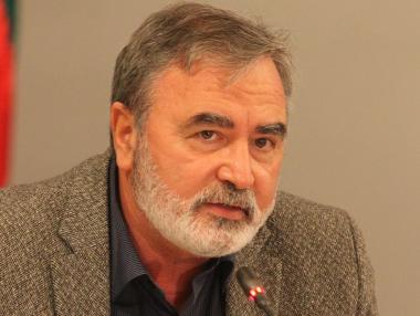 Кунчев иска да спре планираното от Ангелов разхлабване на мерките