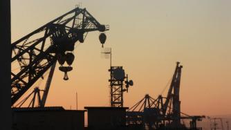 Петролът отново тръгна надолу заради COVID-19