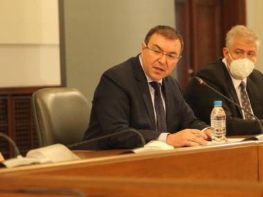 Здравните власти ограничават използването на AstraZeneca в България