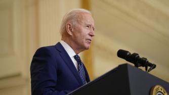 Вашингтон планира да ограничи пътуванията до 80% от света