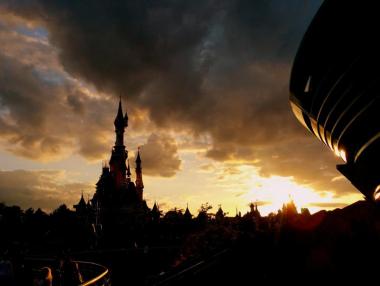 Disneyland в Париж става ваксинационен пункт