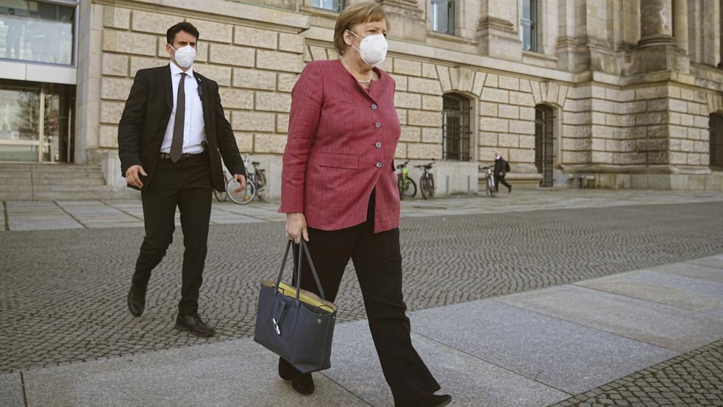 Въпреки протестите Меркел получи властта да налага локдаун „по спешност“