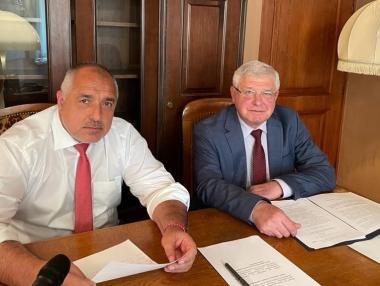 Кабинетът в оставка продължава да раздава пари на пенсионерите