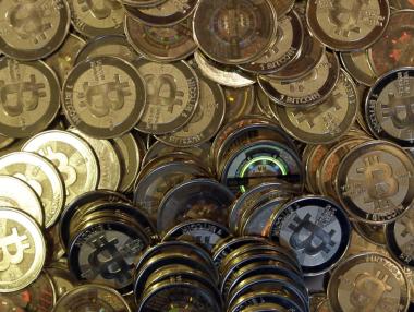 След дългото потъване биткойн отскочи от 7-седмичното дъно