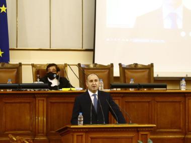 Президентът обяви кога ще връчи мандата на „Има такъв народ“