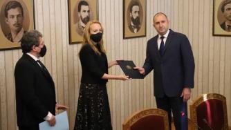 „Има такъв народ“ получи и веднага върна мандата на Радев