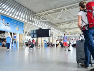 Правителството в оставка подкрепи „ваксинационните паспорти“