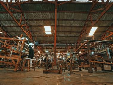 Кои са големите центрове на произведената продукция в България?