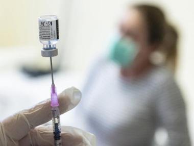 Pfizer прави втора голяма доставка за България утре