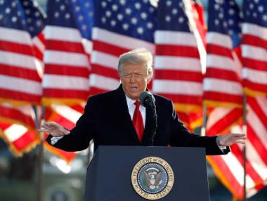 Facebook отказа да отключи профила на Тръмп