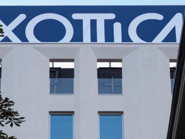 Империята Luxottica на 60