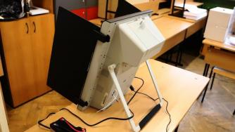 Държавата трябва да купи още няколкостотин машини за вота на 11 юли