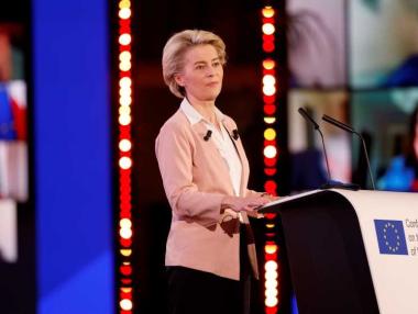 ЕК вече очаква България да е сред най-бързо възстановяващите се държави