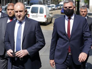 Радев: Започва да се връща държавността в България